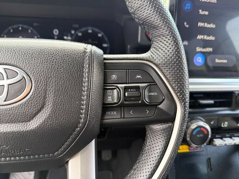 Used 2025 Toyota Tacoma TRD Off-Road w/ TRD Off Road Upgrade Package AWD/4WD image 19