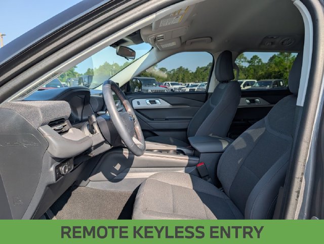Used 2025 Ford Explorer Active RWD image 16