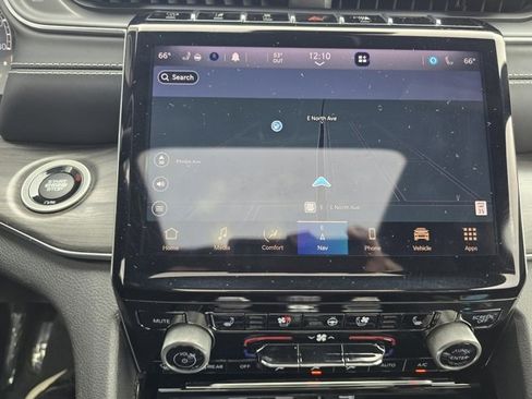 Used 2021 Jeep Grand Cherokee L Overland w/ Luxury Tech Group IV image 16