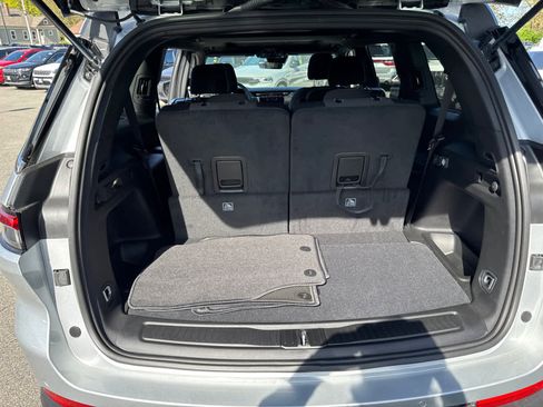 New 2025 Jeep Grand Cherokee L Laredo image 38