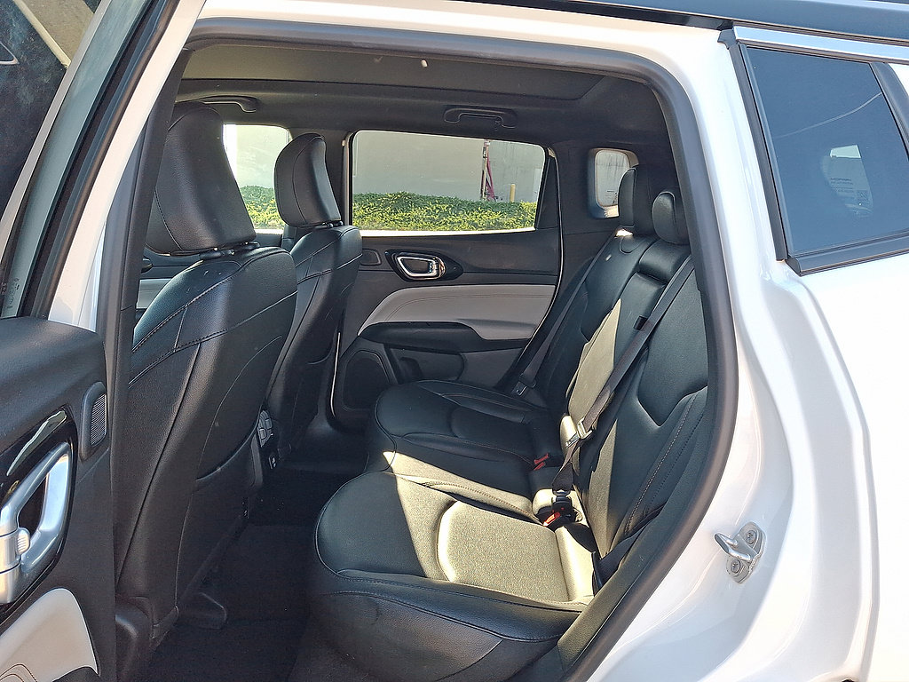Used 2024 Jeep Compass Limited w/ Sun and Sound Group AWD/4WD image 26