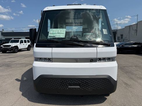 Used 2024 Chevrolet Brightdrop 400 w/ Commercial Equipment Package AWD/4WD image 18