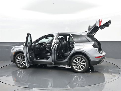 Used 2022 Lincoln Corsair AWD w/ Premium Package image 36