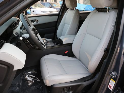 Used 2026 Land Rover Range Rover Velar S AWD/4WD image 8