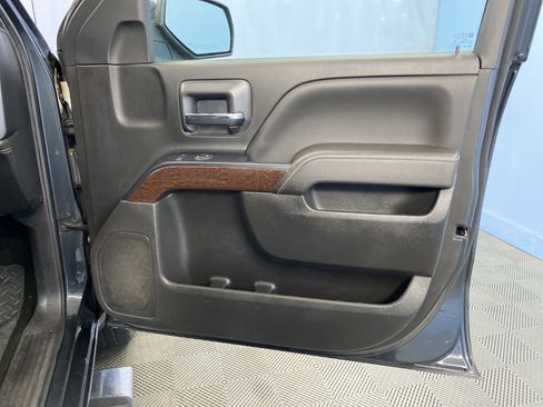 Used 2017 GMC Sierra 1500 SLE w/ SLE Value Package image 39