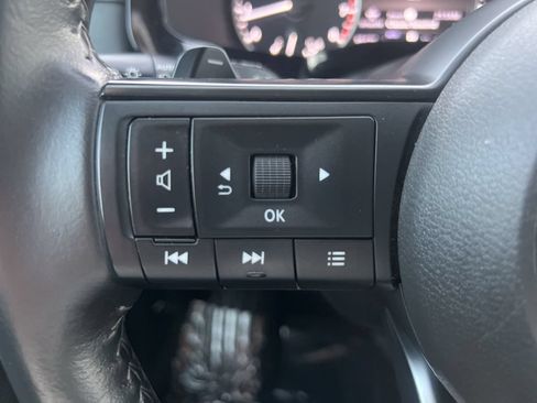 Used 2025 Nissan Pathfinder SV AWD/4WD image 45