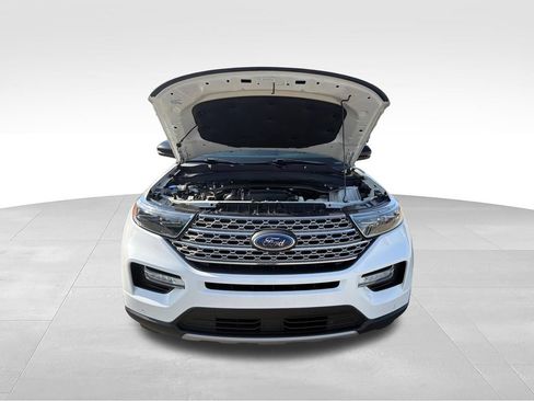 Used 2022 Ford Explorer Limited w/ Equipment Group 301A AWD/4WD image 24