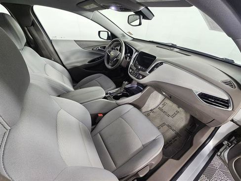 Used 2018 Chevrolet Malibu LT image 15