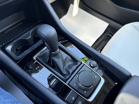 New 2026 MAZDA MAZDA3 2.5 Turbo Sedan w/Premium Plus image 23