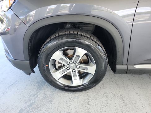 Used 2025 Honda Pilot EX-L image 10