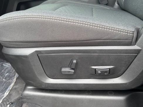 New 2026 RAM 2500 Big Horn AWD/4WD image 16