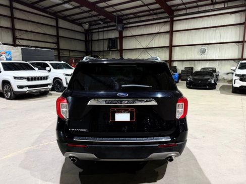 Used 2021 Ford Explorer Limited w/ Equipment Group 301A RWD image 6