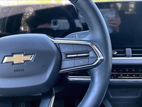Used 2025 Chevrolet Equinox LT w/ Convenience Package II AWD/4WD image 12