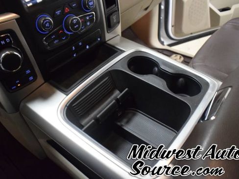 Used 2018 RAM 1500 SLT image 25