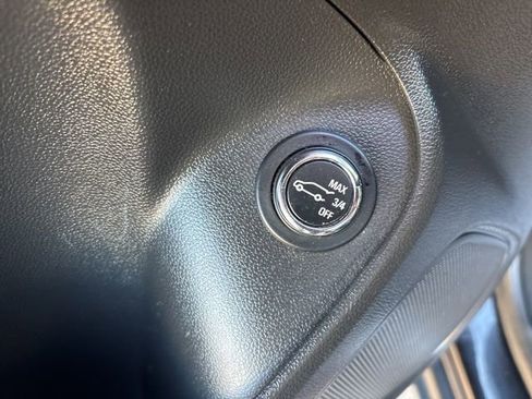 Used 2021 Buick Encore GX Select image 17