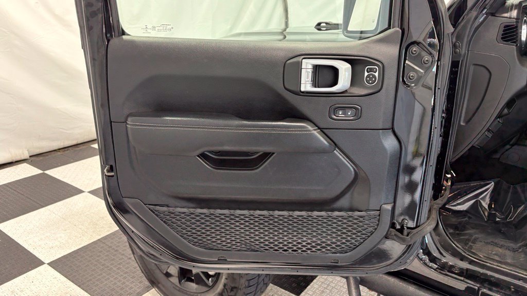 Used 2021 Jeep Wrangler Unlimited Sahara w/ Uconnect 4C Nav & Sound Group AWD/4WD image 14