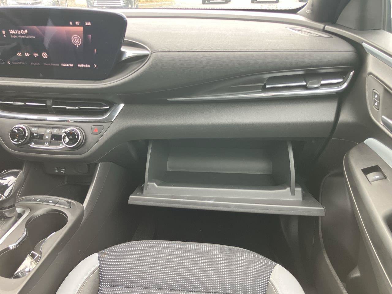 Used 2025 Buick Envista Preferred w/ Convenience I Package FWD image 15