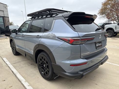 New 2026 Mitsubishi Outlander Trail Edition image 3