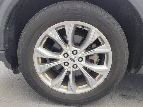 Used 2020 Ford Explorer XLT w/ Equipment Group 202A AWD/4WD image 31