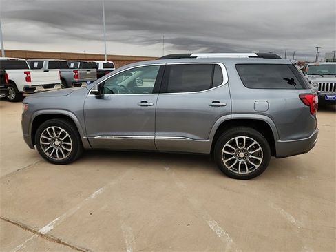 Used 2021 GMC Acadia Denali image 2