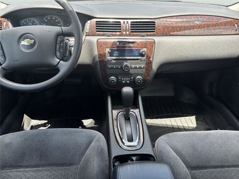 Used 2015 Chevrolet Impala LT w/ LT Sunroof Package FWD image 15