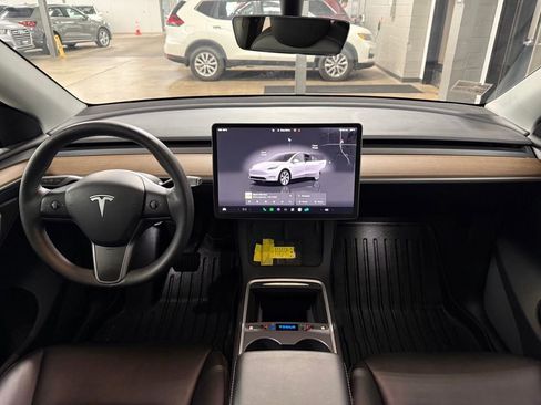 Used 2023 Tesla Model Y Long Range AWD/4WD image 17