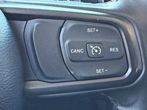 Used 2022 Jeep Wrangler Unlimited Sport AWD/4WD image 25
