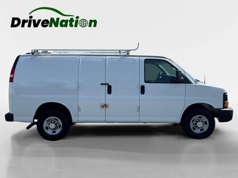 Used 2013 Chevrolet Express 3500 image 4