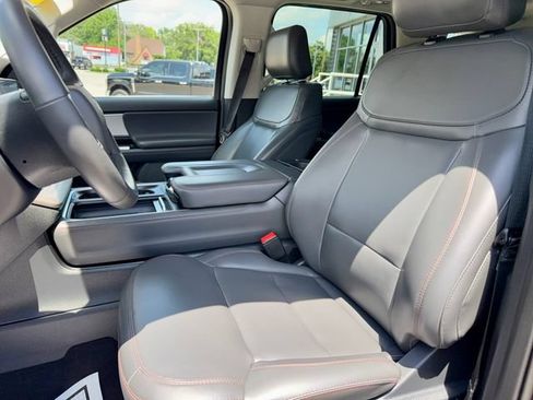 Used 2025 Ford Expedition Active AWD/4WD image 14