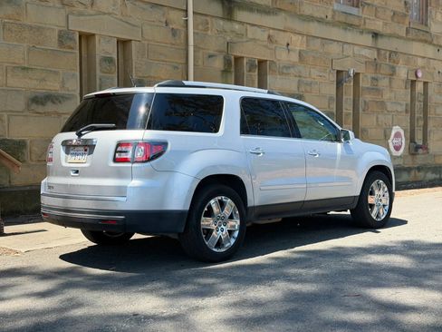 Used 2017 GMC Acadia Limited SLT FWD image 3