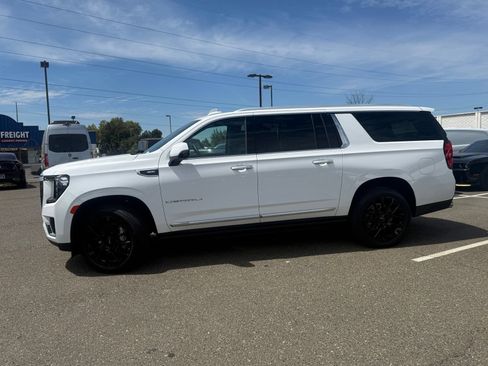 Used 2023 GMC Yukon XL Denali w/ Max Trailering Package AWD/4WD image 2