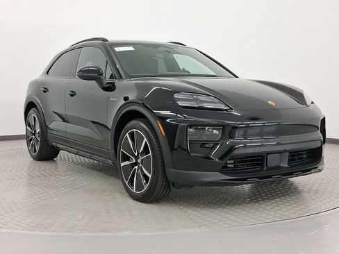 New 2025 Porsche Macan Electric image 7