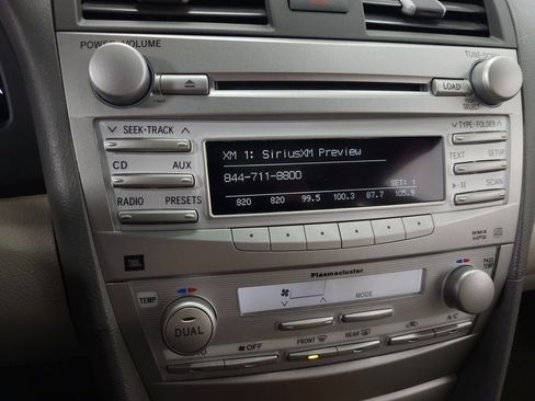 Used 2011 Toyota Camry XLE image 20