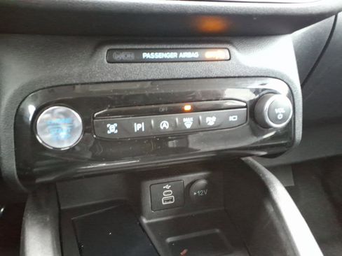 Used 2024 Ford Escape Platinum image 9