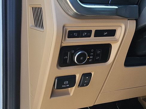 Used 2023 Ford F150 Lariat w/ Trailer Tow Package AWD/4WD image 18