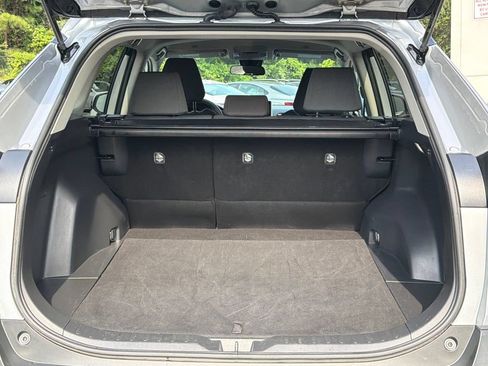 Used 2025 Toyota RAV4 XLE AWD/4WD image 6