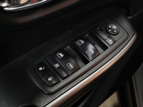 Used 2020 Jeep Cherokee Latitude Plus w/ Cold Weather Group image 27