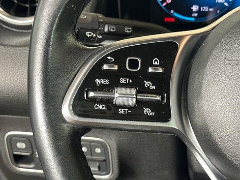 Used 2023 Mercedes-Benz GLB 250 image 27