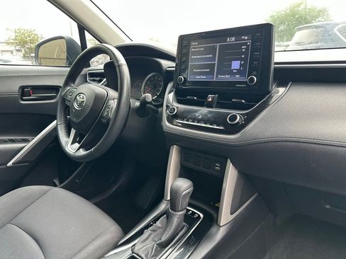 Used 2022 Toyota Corolla Cross LE image 37