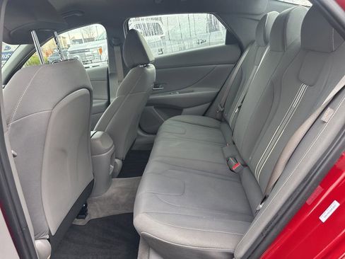 Used 2025 Hyundai Elantra Sport image 52