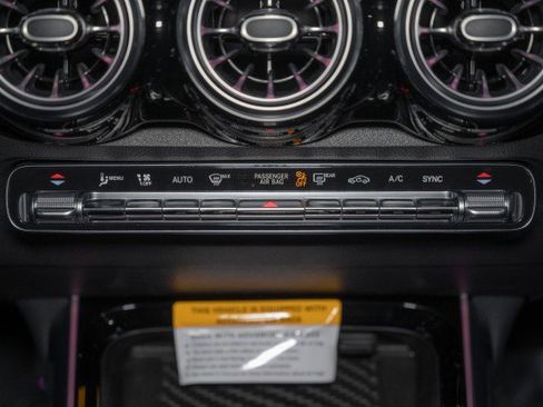 Certified 2025 Mercedes-Benz GLB 250 image 17