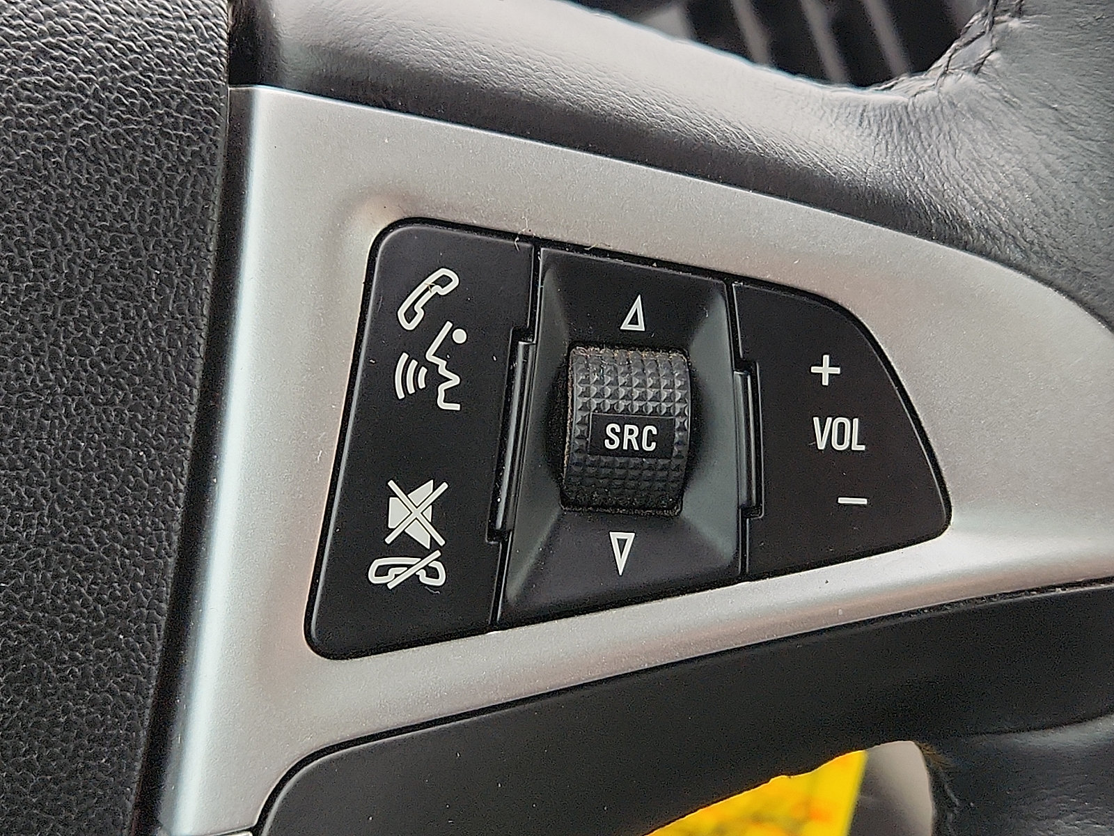 Used 2017 Chevrolet Equinox Premier w/ Enhanced Convenience Package FWD image 22