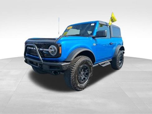 Used 2022 Ford Bronco Wildtrak image 2