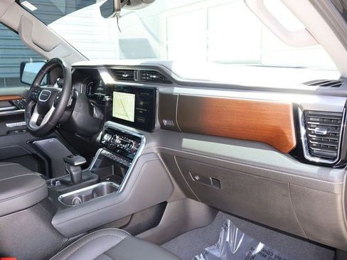 Used 2023 GMC Sierra 1500 Denali w/ Technology Package AWD/4WD image 29