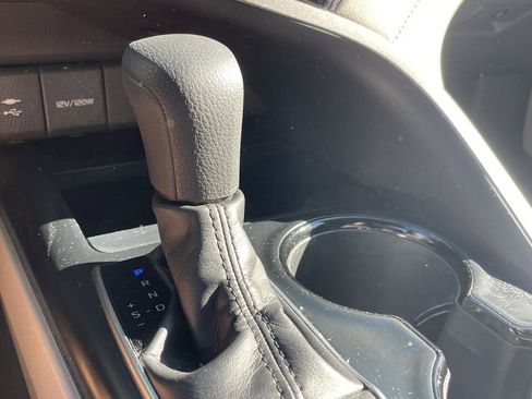 Used 2019 Toyota Camry LE image 5