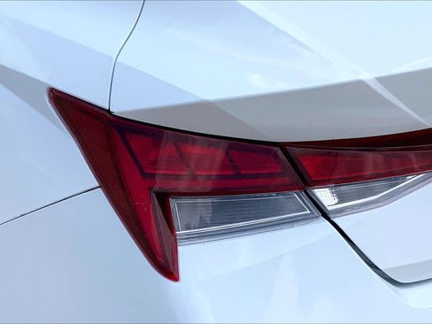 Used 2025 Hyundai Elantra Limited FWD image 27