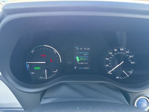 Used 2024 Toyota Sienna LE image 13