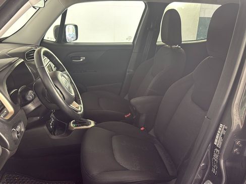Used 2017 Jeep Renegade Latitude w/ Cold Weather Group AWD/4WD image 11