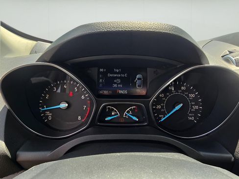 Used 2019 Ford Escape Titanium AWD/4WD image 25