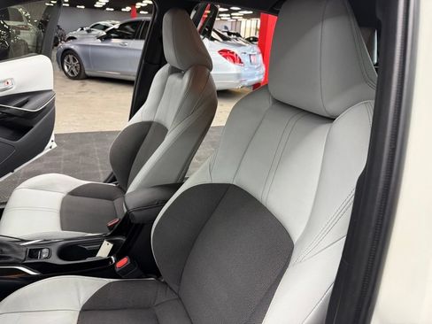 Used 2019 Toyota Corolla XSE FWD image 33